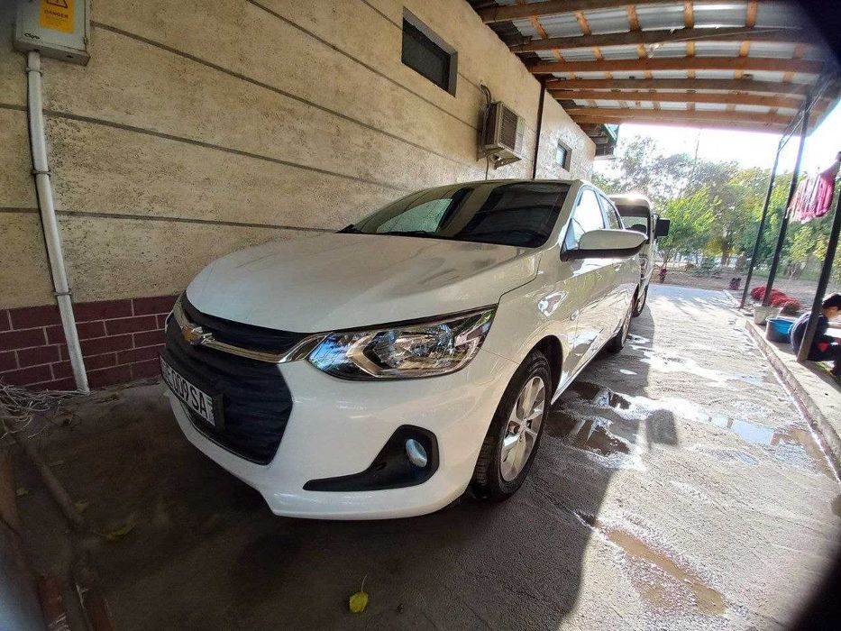 Подаётся машина ONIX