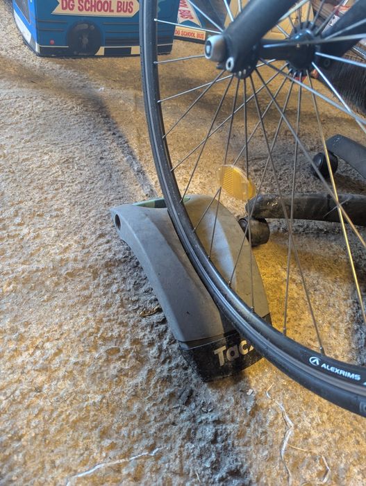 Smart Trainer Tacx Flow Smart (Zwift/Rouvy) + Roată spate completă dedicată