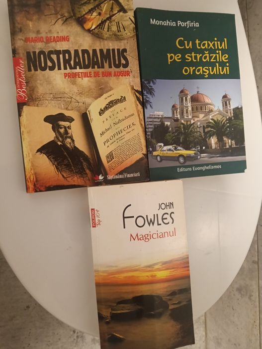 3 Cărți in stare foarte bună. La 30 lei.