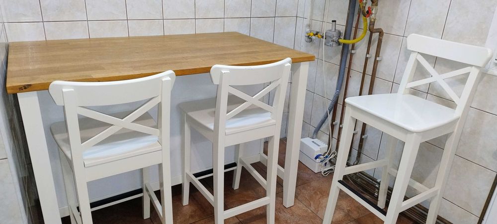 Insula masa Ikea din lemn masiv și 3 scaune
