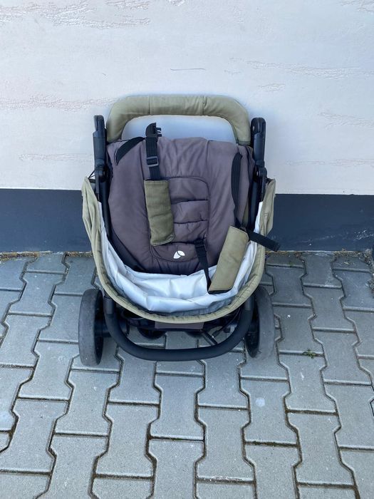 Carucior Joie + saculet iarna (cumparat separat), stare foarte buna