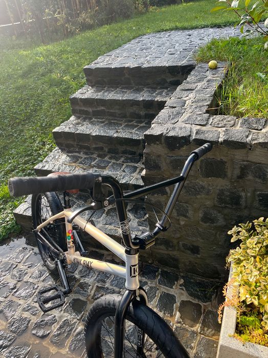 Vând bmx profesional în stare perfectă