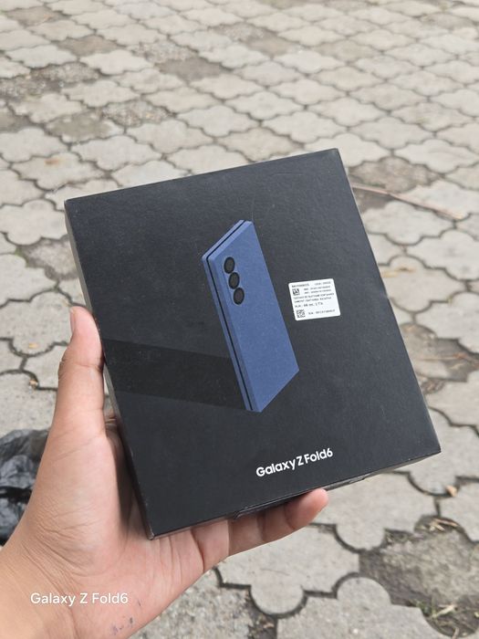 Samsung Z Fold 6
