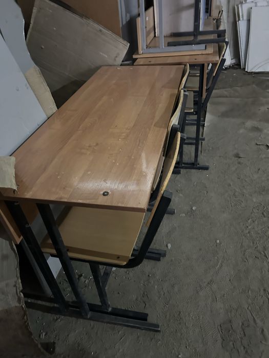 Продам стулья и парты