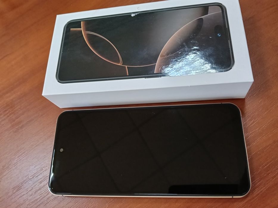 Смартфон 6.9" 256GB Desert Titanium, новый