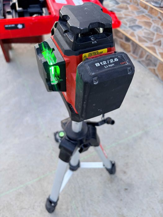 Nivela laser multiliniar Hilti PM 30-MG cu linii verzi