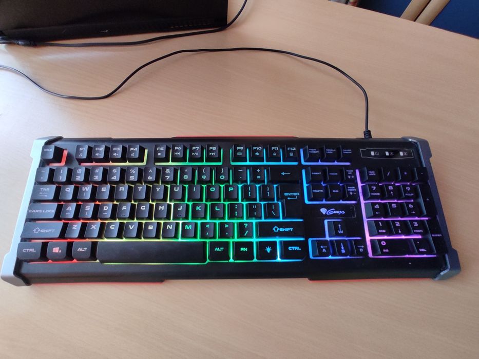 Геймърска клавиатура Genesis Rhod 400 RGB