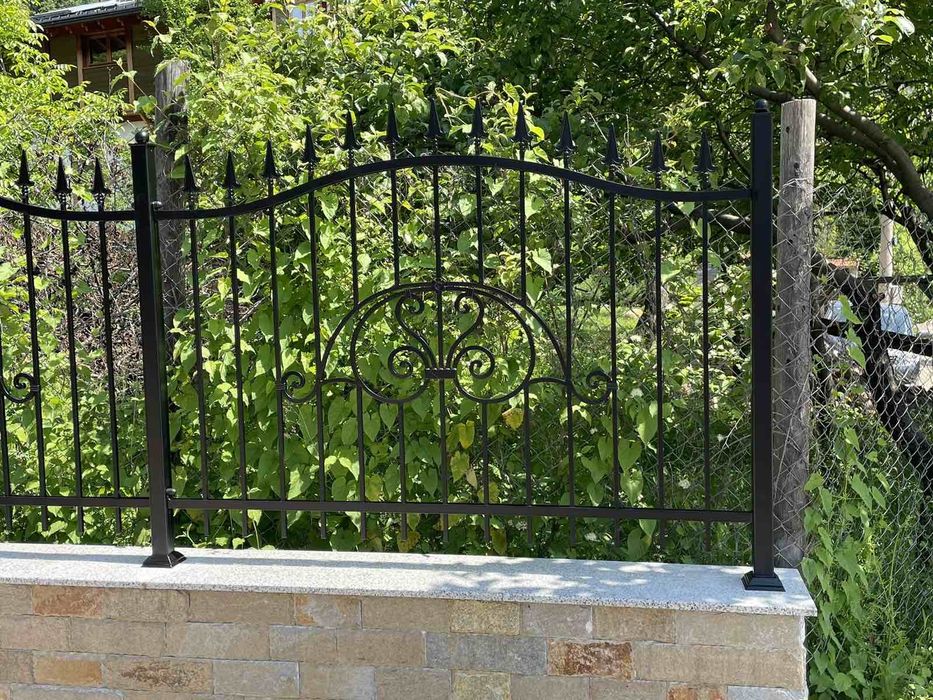 Цялостно изграждане на огради фундамет,метални пана или мрежа