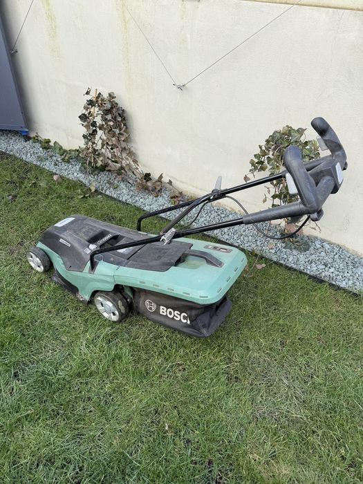 Masina tuns gazon/iarba electrica Bosch putere 1300W, 35cm