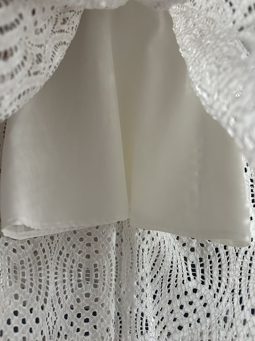 Стилна бяла дизайнерска рокля. За повод - кръщене/ сватба. Дантела