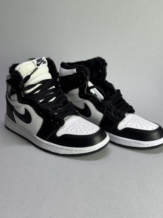 Распродаем новую обуь и одежду