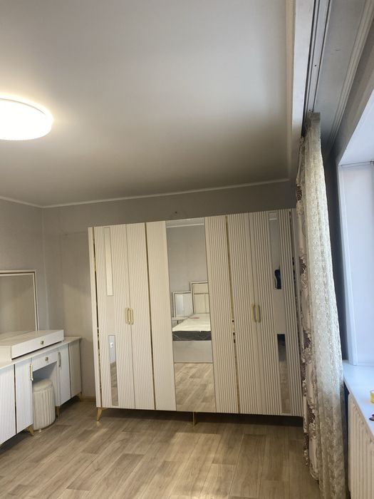 Спальный гарнитур 350000