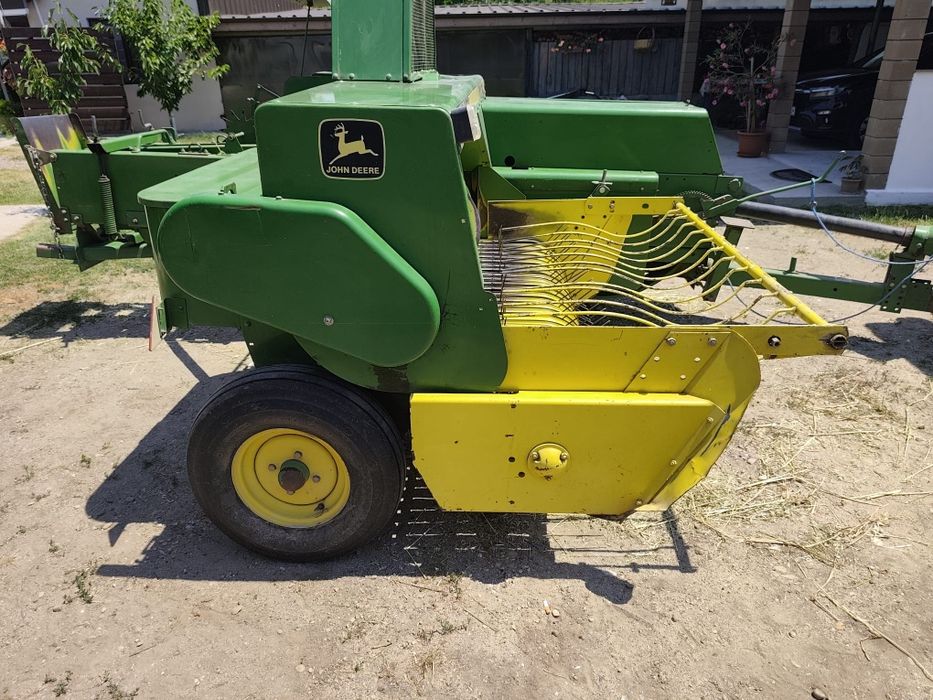 Vând presă baloți John Deere 349
