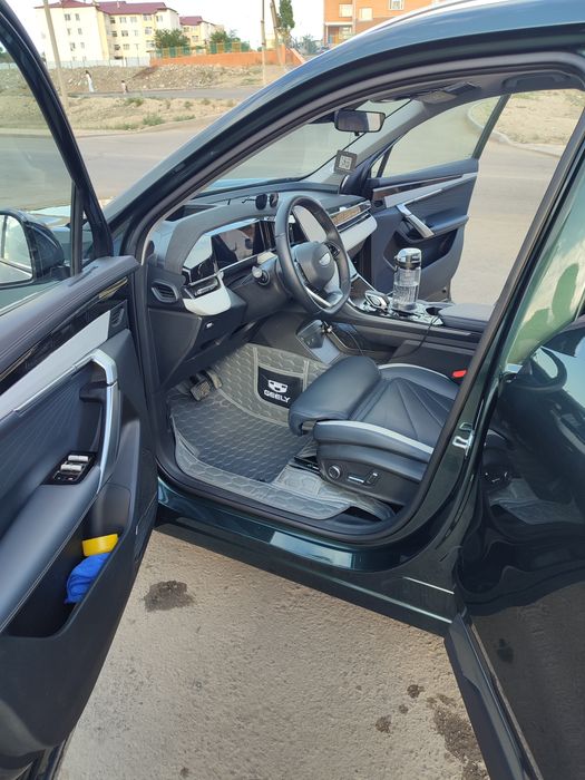 Продам Geely Atlas 2025 года