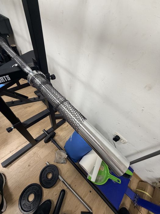 Bara olimpica profesionala 2,20 m. 20 kg. 50 mm. Noua Germany pret 750 lei
