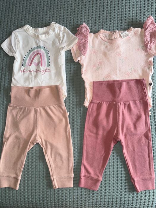 Бебешки дрешки и аксесоари