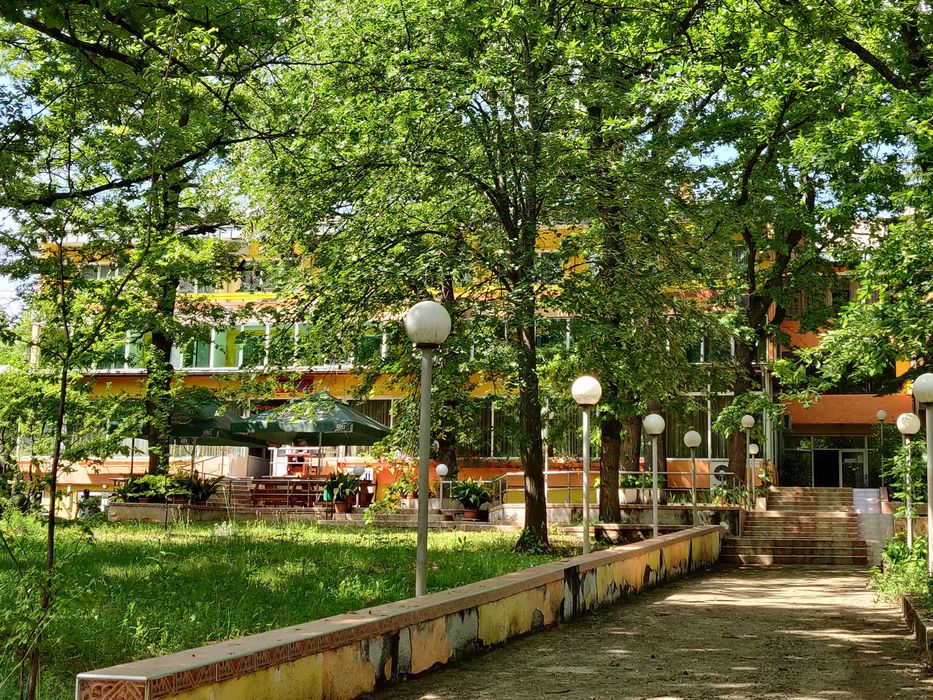 Продава се Хотел в с. Старозагорски бани, Област Стара Загора - 1700 кв.м за 589 €/кв.м - Снимка #3