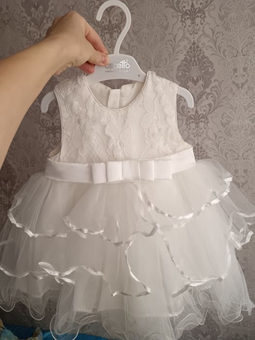 Продам платье на малышку. 1 - 1,5 года. Состояние отличное.