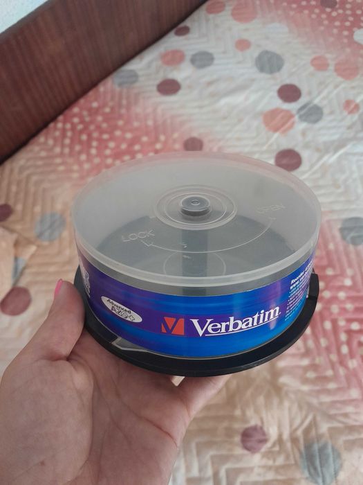 CD дискове с филми на класьори