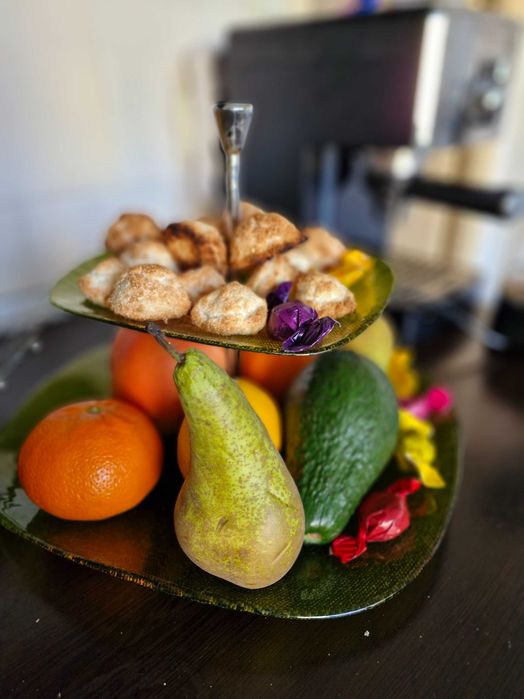 Поднос за сладкиши и плодове на 2 нива