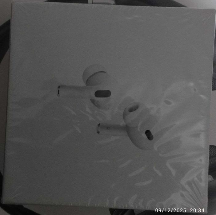 Airpods va quloqchin naushniklar