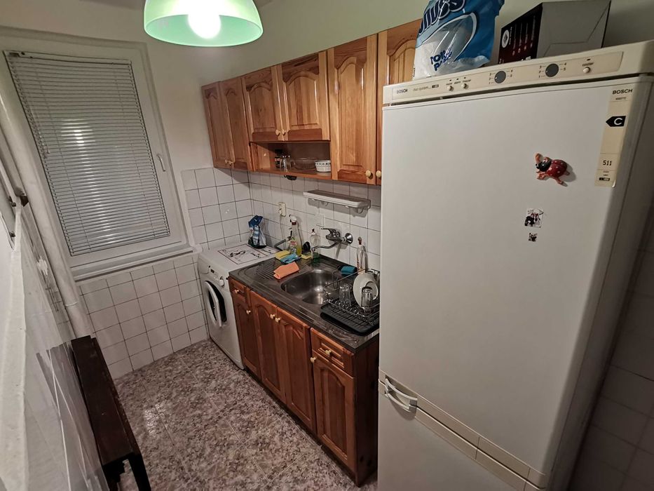 Дава се под наем Тристаен апартамент в Бургас, Център - 80 кв.м за 204 € - Снимка #2