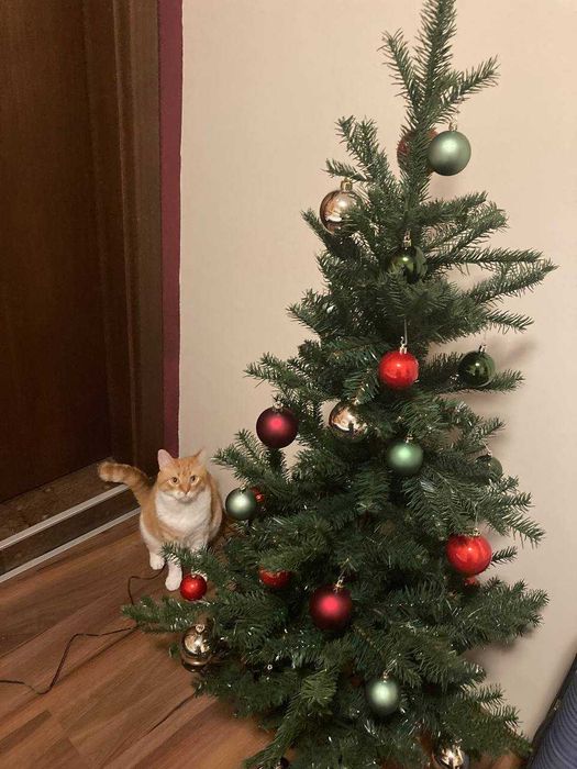 Коледна елха с украси (Ikea)