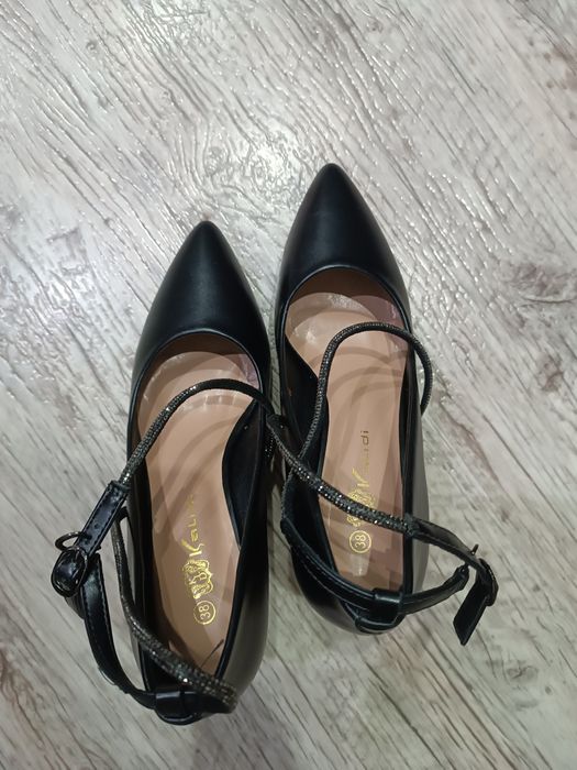 Продам туфли 38 размер