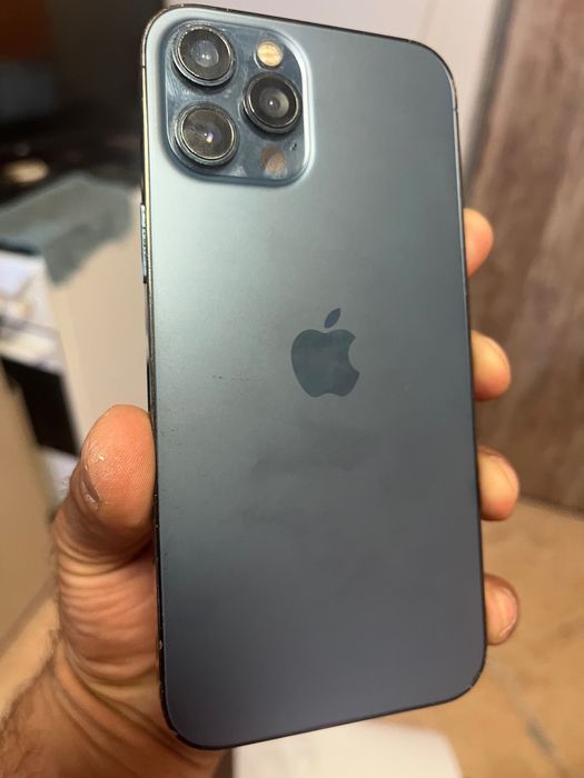 iPhone 12 PRO 128 + калъф и протектор