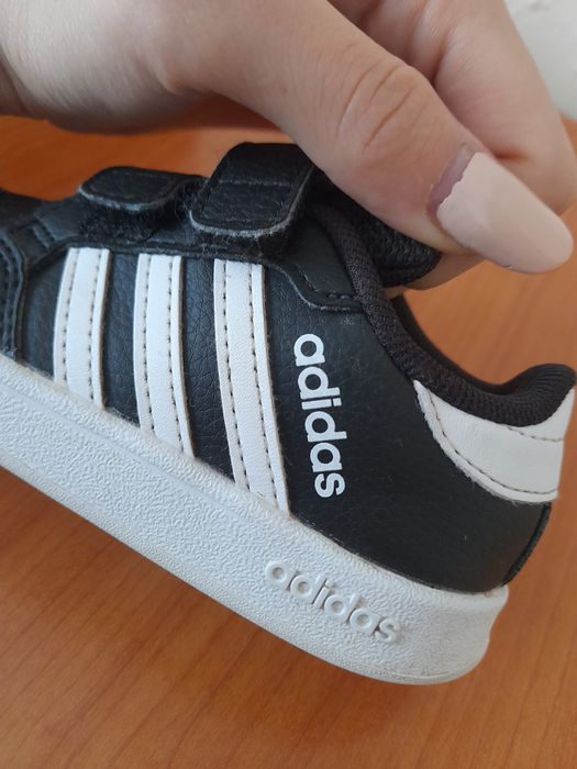 Papuci originali Adidas