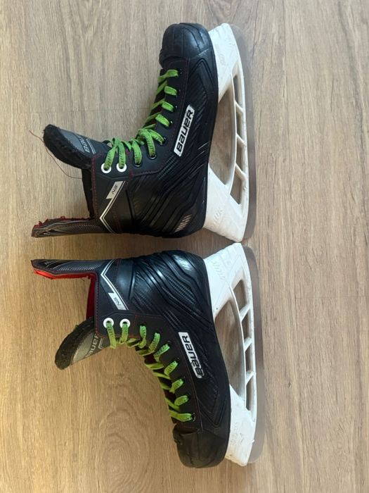 Коньки хоккейные