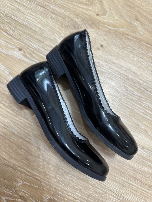 Школьные туфли