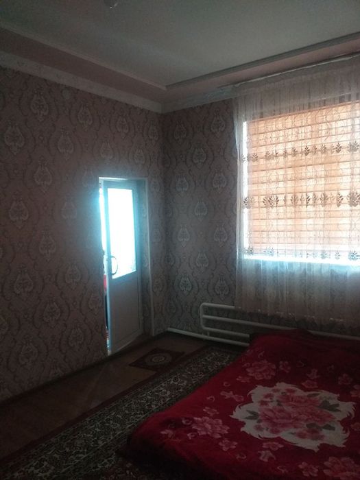 Kvartira sifat pishgan g'ishtli sokol podvali bilan kotej Uy 1 xona so