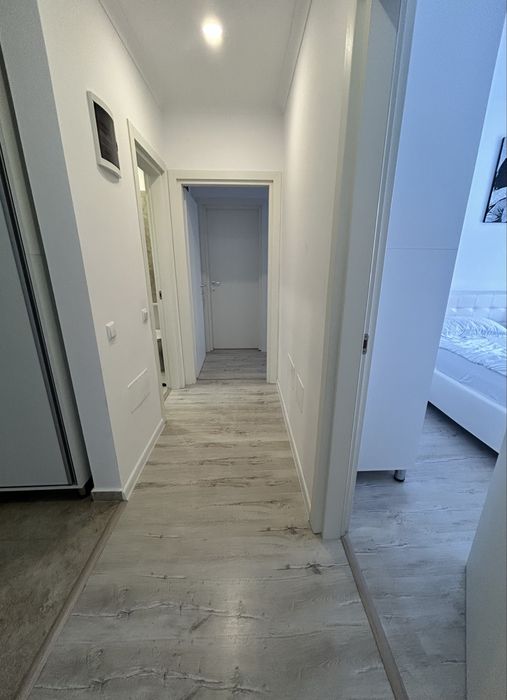 Vând apartament 3 camere – spațios, compartimentare excelentă, 2 băi și 2 balcoane închise . Avangarde City