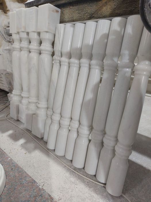 Balustri și pilaștri din piatră naturală – execuție de calitate