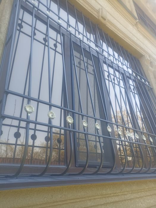 Решётки на окна металлические