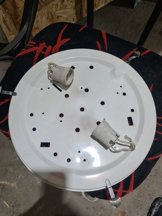 Продаю светильник.