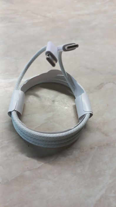 Кабел за зареждане AirPods Pro / iPhone – плетен,чисто нов