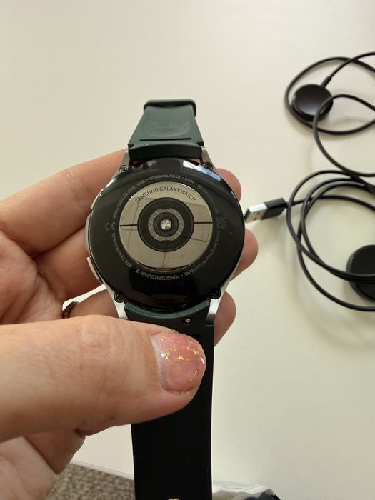 Samsung Galaxy Watch 4 Classic 46mm Silver + 2 зарядни и каишка