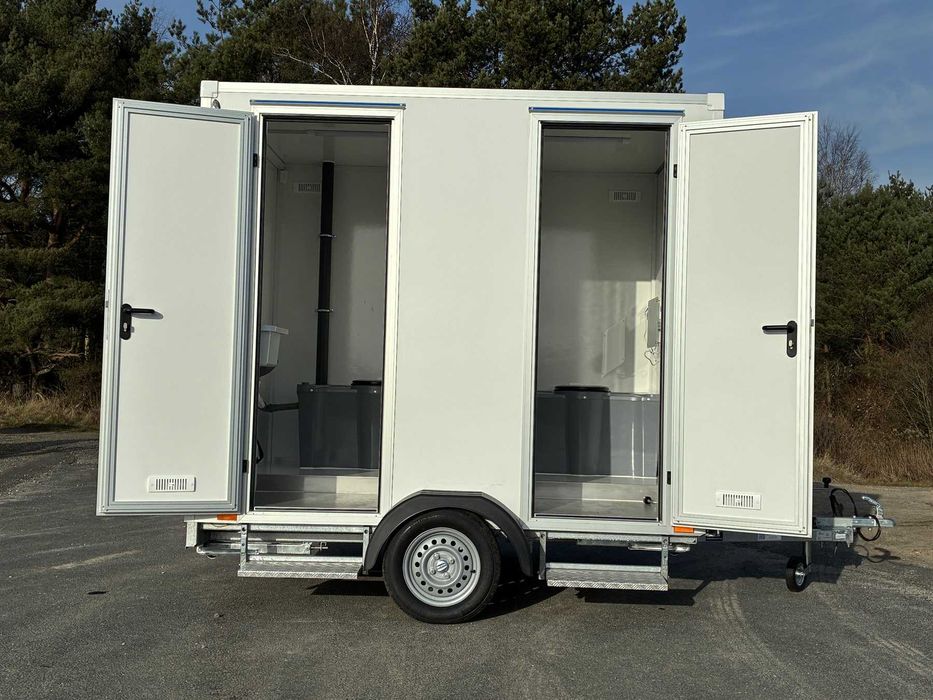 Remorcă sanitară Tomplan TWC25.01.01, 750 kg – WC mobil – 2 cabine nouă