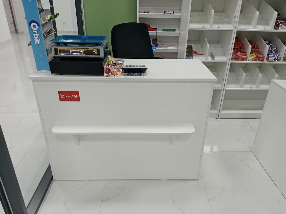 Продам мебель для магазина