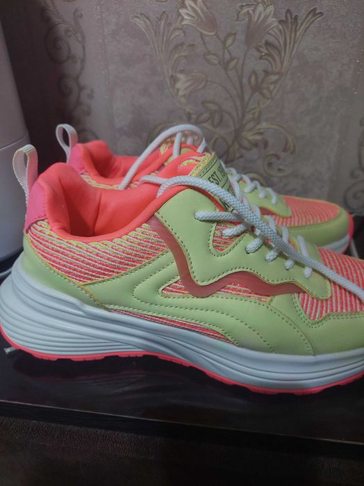 Красовки женские