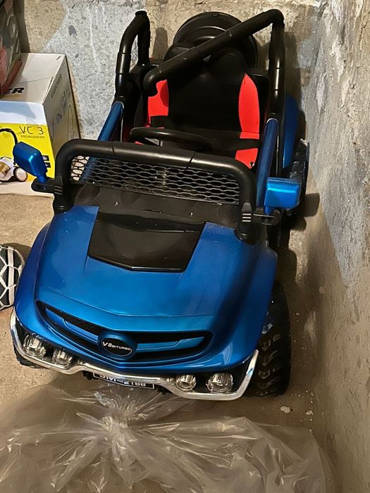 Машинка на пульте управления