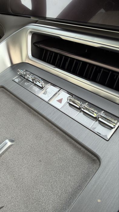 Denza N8 L Flagship 3 қаторли Фулл комплект (воситачиларсиз)