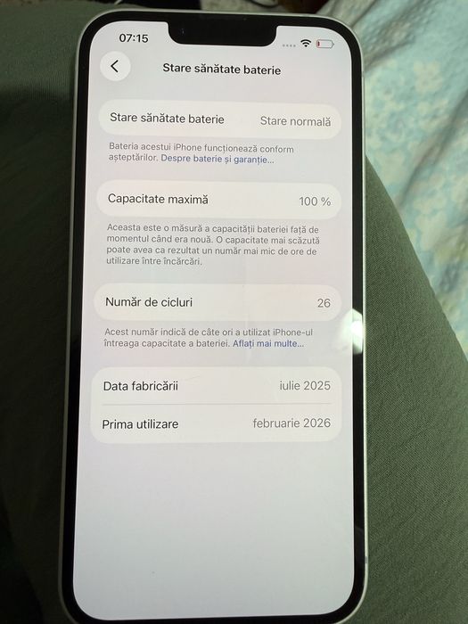 iPhone 16 e White ca nou 128 GB, baterie 100%, 26 cicluri de incarcare