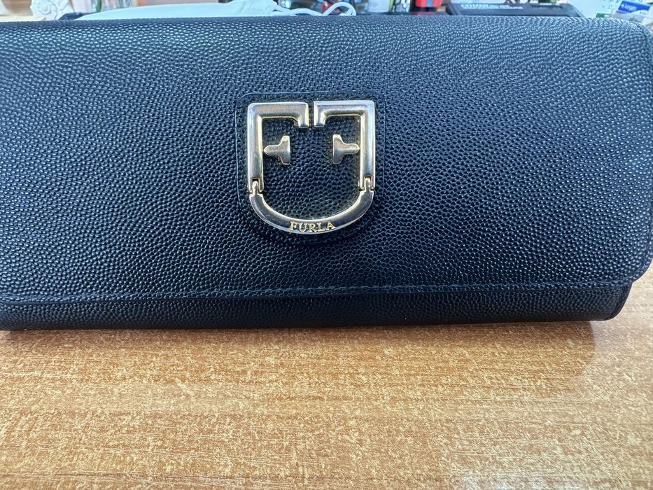Протмоне в черно на Furla
