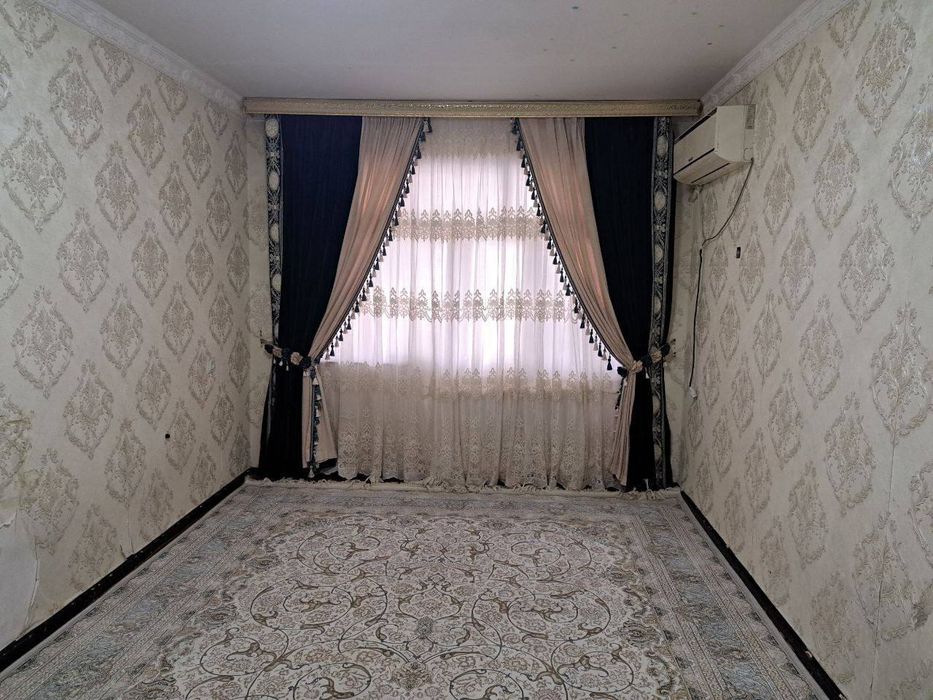 Yunusobod metro yonida