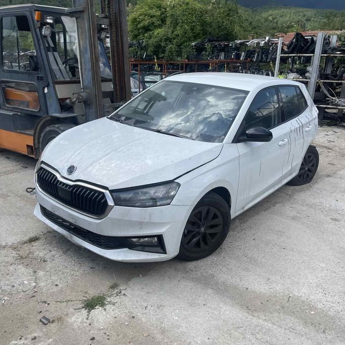 Skoda Fabia колата е на части