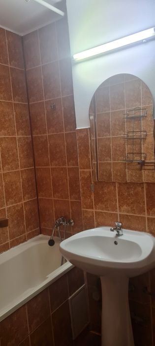 Proprietar,  închiriez apartament cu 2camere