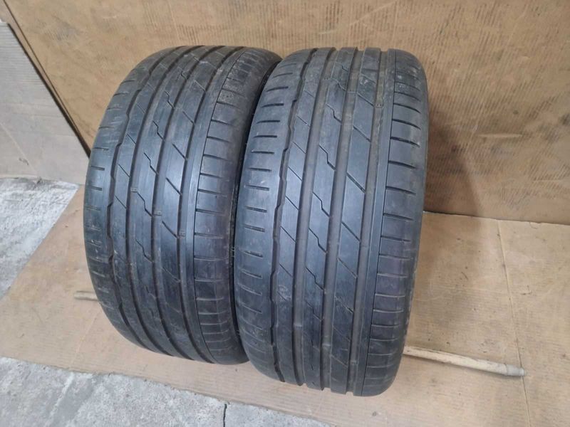 2 Hankook R19 245/40
летни гуми
DOT3922